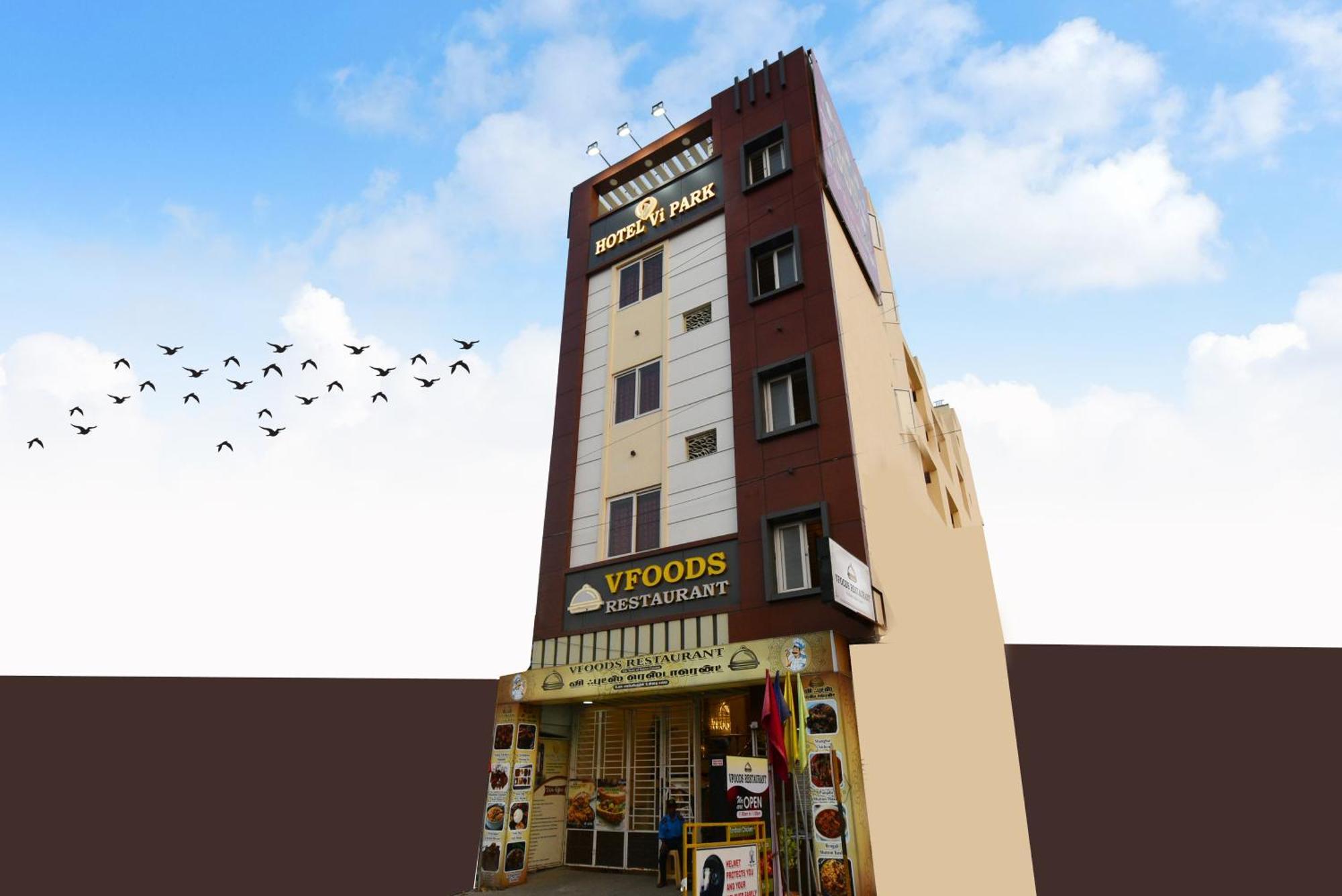 Hotel VI Park - City Centre Пондичери Екстериор снимка
