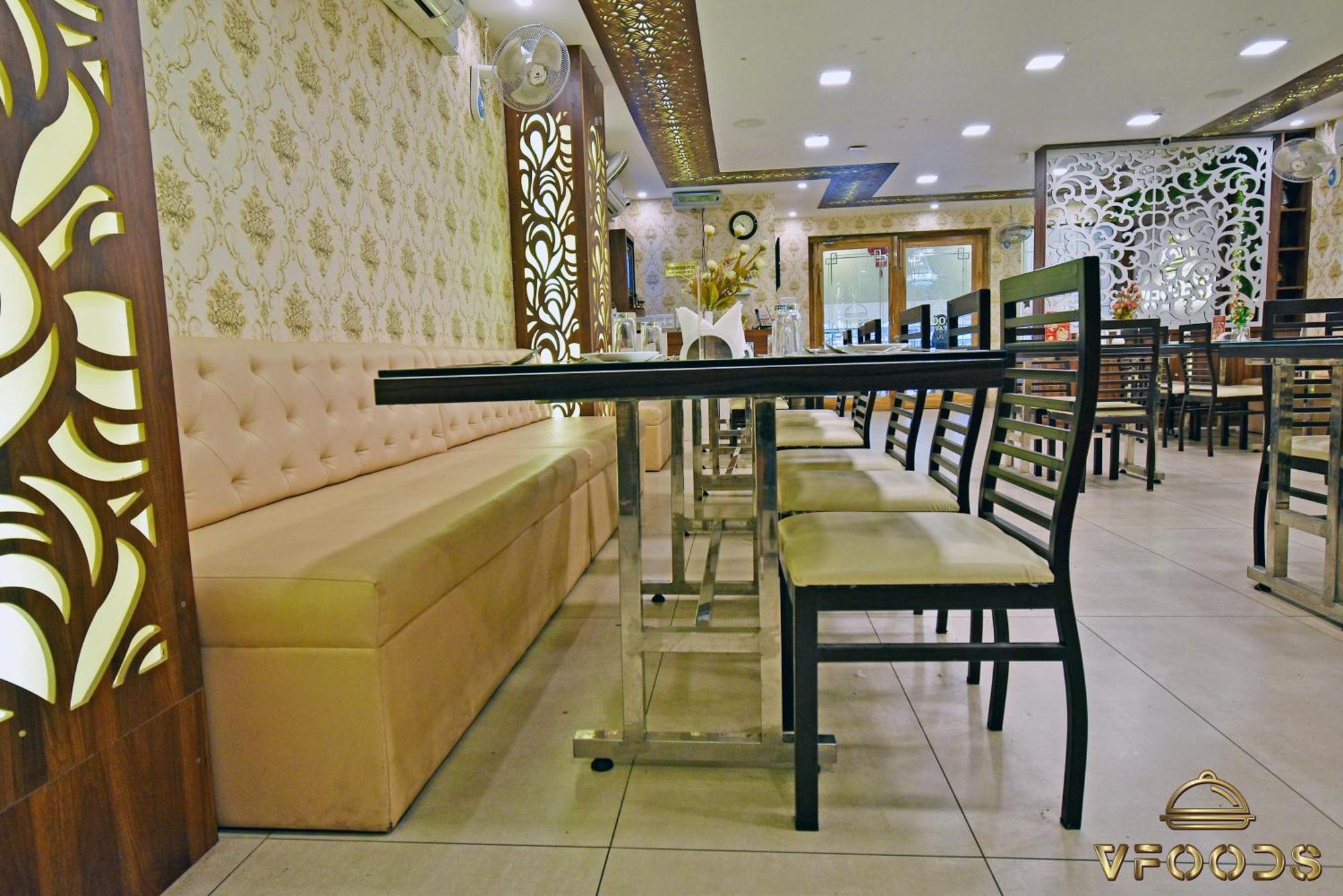 Hotel VI Park - City Centre Пондичери Екстериор снимка