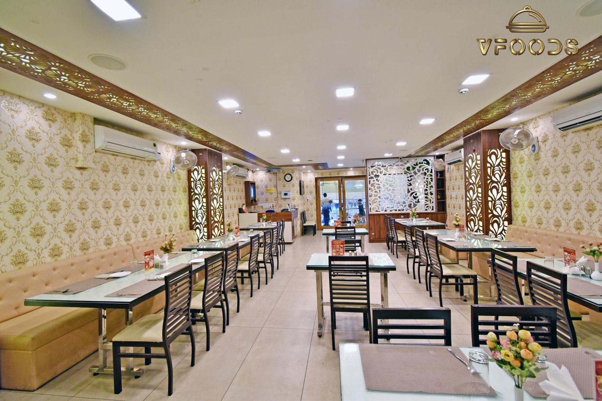 Hotel VI Park - City Centre Пондичери Екстериор снимка